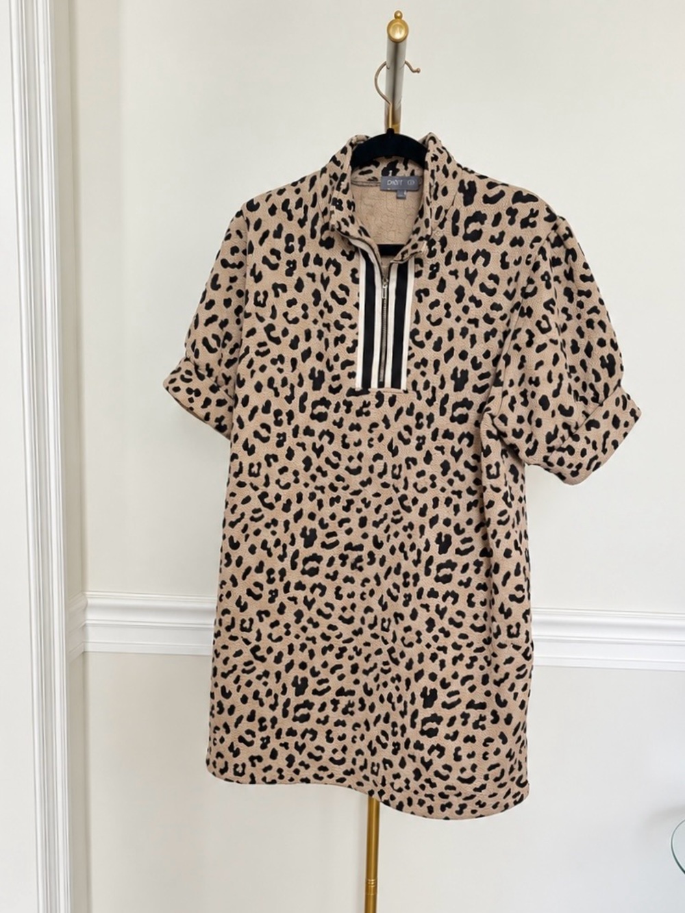 Pixi + Ivy Leopard Print Half-Zip Mini Dress - Tan/Black